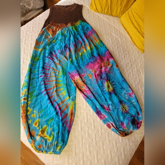 Pants - Vintage Tie-Dye Harem Pants With Brown Cropped Tank (2 Piece Bundle)